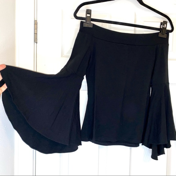 EXPRESS Off the Shoulder Bell Sleeve Top Black Size Small NWT - Picture 5 of 10